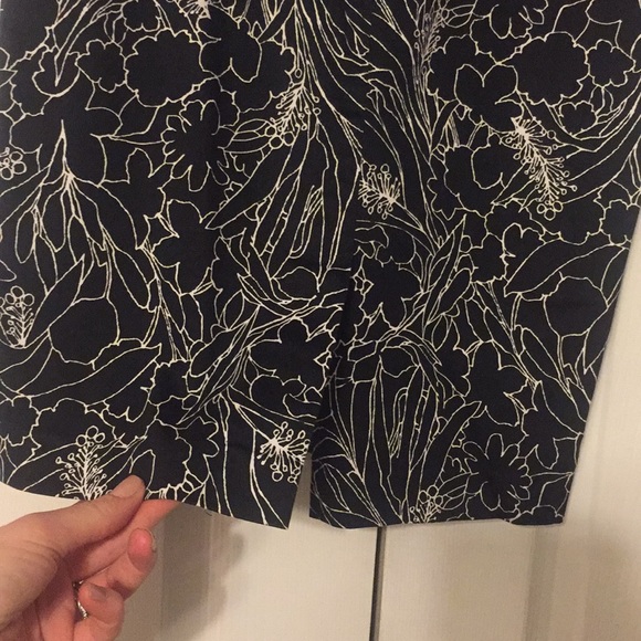 NY&C floral pattern B&W pencil skirt - Sz. 0 - Picture 2 of 5